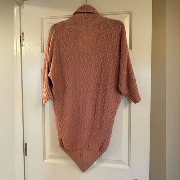 Gorgeous Dusty rose coloured shrug - Picture 3 of 4
